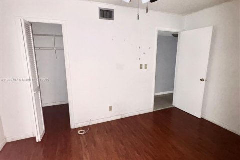 Снять в аренду кондоминиум в Дания-Бич, Флорида 2 спальни, 98.48м2, № 1943684 - фото 18