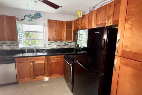 Снять в аренду кондоминиум в Дания-Бич, Флорида 2 спальни, 98.48м2, № 1943684 - фото 11