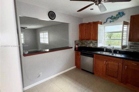 Снять в аренду кондоминиум в Дания-Бич, Флорида 2 спальни, 98.48м2, № 1943684 - фото 10