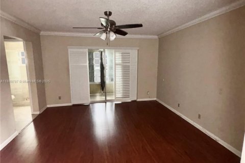 Снять в аренду кондоминиум в Дания-Бич, Флорида 2 спальни, 98.48м2, № 1943684 - фото 19