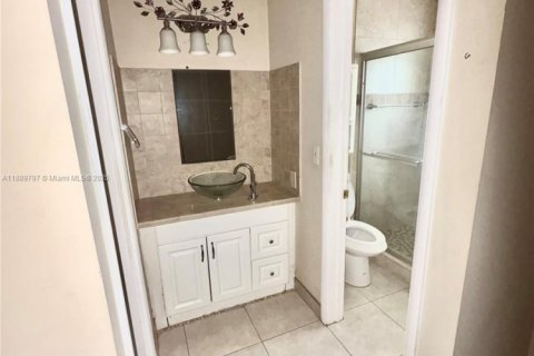 Снять в аренду кондоминиум в Дания-Бич, Флорида 2 спальни, 98.48м2, № 1943684 - фото 21