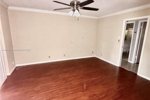 Снять в аренду кондоминиум в Дания-Бич, Флорида 2 спальни, 98.48м2, № 1943684 - фото 24