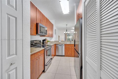 Touwnhouse à vendre à Miramar, Floride: 3 chambres, 117.06 m2 № 2323914 - photo 5