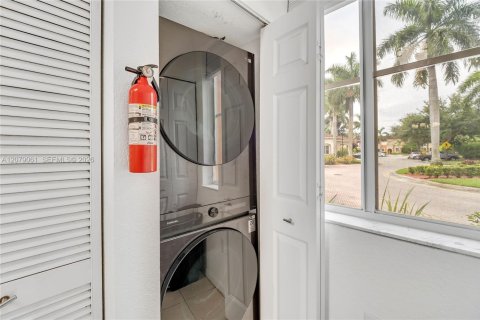 Touwnhouse à vendre à Miramar, Floride: 3 chambres, 117.06 m2 № 2323914 - photo 15