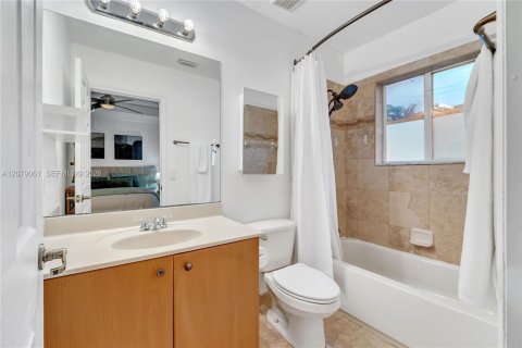 Touwnhouse à vendre à Miramar, Floride: 3 chambres, 117.06 m2 № 2323914 - photo 13