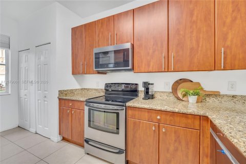 Touwnhouse à vendre à Miramar, Floride: 3 chambres, 117.06 m2 № 2323914 - photo 4