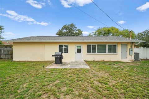 Villa ou maison à vendre à Clearwater, Floride: 2 chambres, 136.47 m2 № 2107726 - photo 8