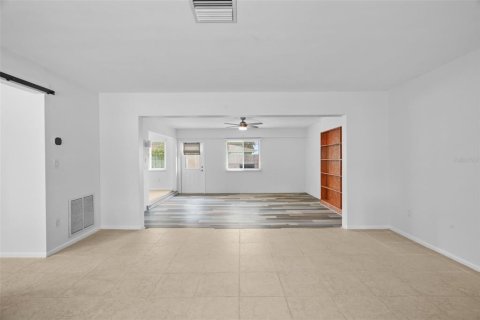 Villa ou maison à vendre à Clearwater, Floride: 2 chambres, 136.47 m2 № 2107726 - photo 17