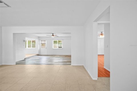 Villa ou maison à vendre à Clearwater, Floride: 2 chambres, 136.47 m2 № 2107726 - photo 12