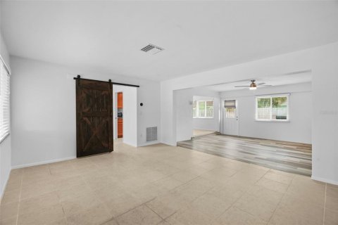 Villa ou maison à vendre à Clearwater, Floride: 2 chambres, 136.47 m2 № 2107726 - photo 13