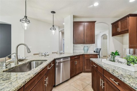 Villa ou maison à vendre à Land O' Lakes, Floride: 4 chambres, 266.82 m2 № 1740997 - photo 15