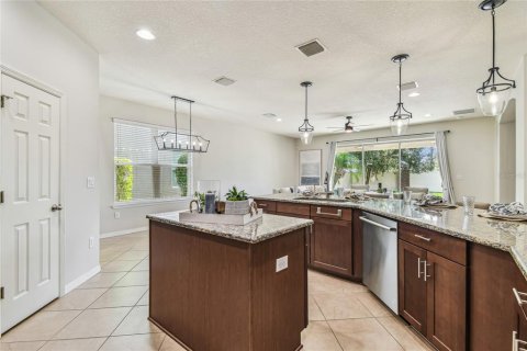 Villa ou maison à vendre à Land O' Lakes, Floride: 4 chambres, 266.82 m2 № 1740997 - photo 11