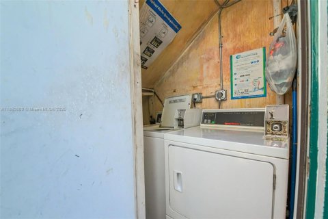 Villa ou maison à louer à Miami Beach, Floride: 818.19 m2 № 1872240 - photo 16