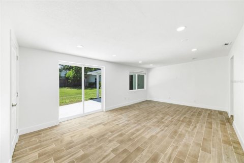 House in Tampa, Florida 4 bedrooms, 143.26 sq.m. № 1832900 - photo 19