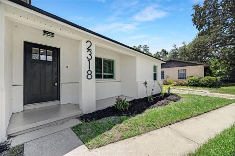 House in Tampa, Florida 4 bedrooms, 143.26 sq.m. № 1832900 - photo 3