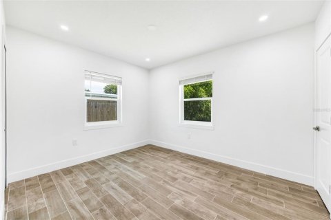 House in Tampa, Florida 4 bedrooms, 143.26 sq.m. № 1832900 - photo 28