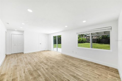 House in Tampa, Florida 4 bedrooms, 143.26 sq.m. № 1832900 - photo 20