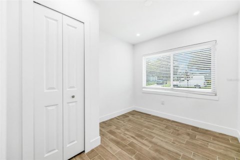 House in Tampa, Florida 4 bedrooms, 143.26 sq.m. № 1832900 - photo 25
