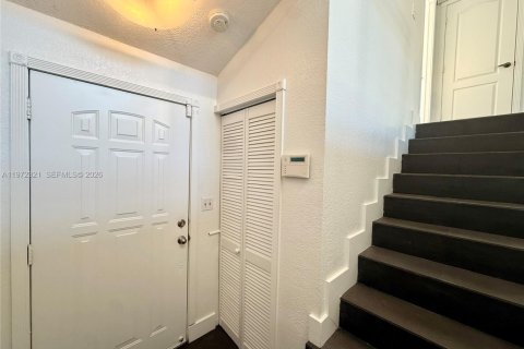 Снять в аренду таунхаус в Майами, Флорида 3 спальни, 118.45м2, № 2032912 - фото 22