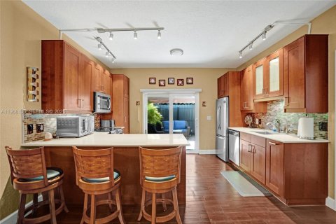 Condo in Hollywood, Florida, 2 bedrooms  № 2031671 - photo 15