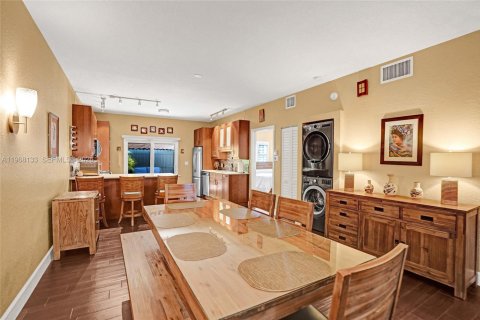 Condo in Hollywood, Florida, 2 bedrooms  № 2031671 - photo 9