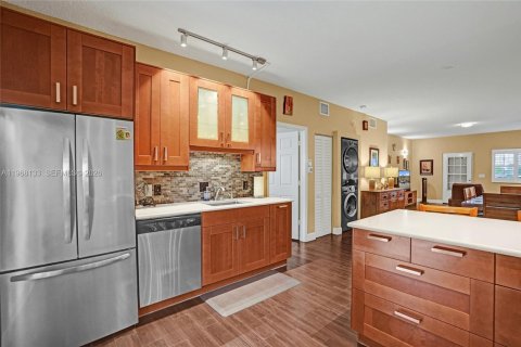 Condo in Hollywood, Florida, 2 bedrooms  № 2031671 - photo 23