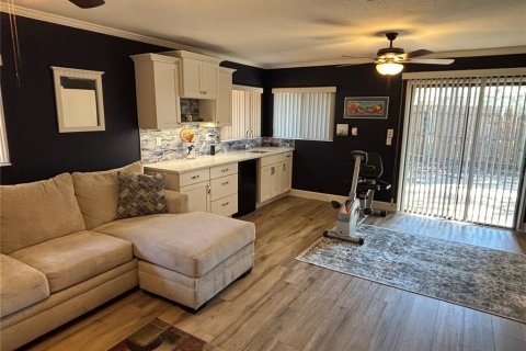 Villa ou maison à vendre à Palm Coast, Floride: 4 chambres, 222.97 m2 № 2416521 - photo 5
