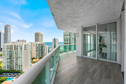 Copropriété à vendre à Sunny Isles Beach, Floride: 2 chambres, 199.18 m2 № 1981591 - photo 10