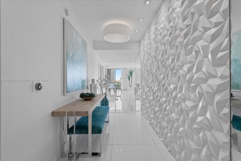 Copropriété à vendre à Sunny Isles Beach, Floride: 2 chambres, 199.18 m2 № 1981591 - photo 17