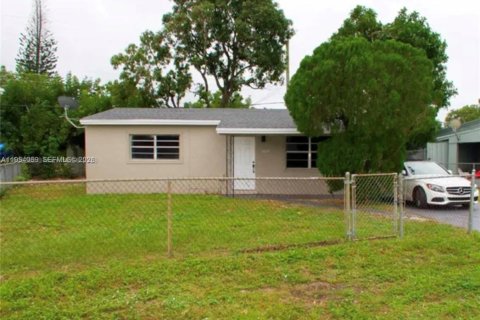 Дом в Форт-Лодердейл, Флорида 2 спальни, 84.54м2 № 2009184