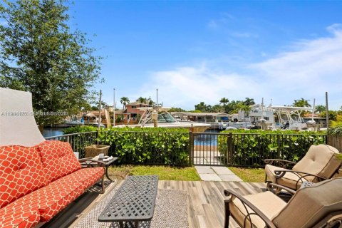 Townhouse in Dania Beach, Florida 3 bedrooms, 182.65 sq.m. № 2000902 - photo 11