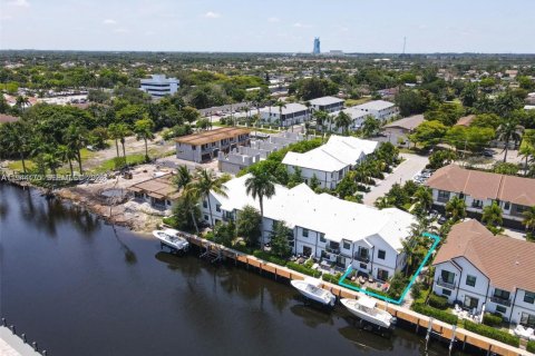 Townhouse in Dania Beach, Florida 3 bedrooms, 182.65 sq.m. № 2000902 - photo 14