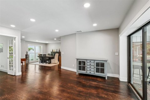 Casa en venta en Brandon, Florida, 4 dormitorios, 257.62 m2 № 1786344 - foto 9