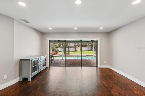 Casa en venta en Brandon, Florida, 4 dormitorios, 257.62 m2 № 1786344 - foto 7