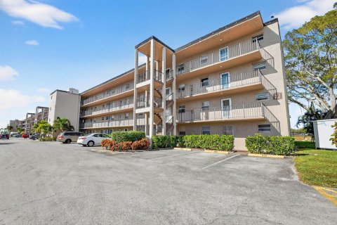 Condo à Palm Springs, Floride, 1 chambre  № 2077503