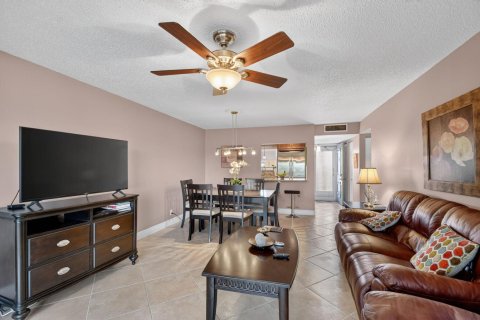 Copropriété à vendre à Palm Springs, Floride: 1 chambre, 64.66 m2 № 2077503 - photo 14
