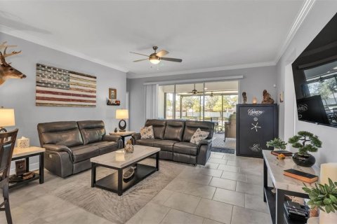House in Winter Haven, Florida 4 bedrooms, 215.72 sq.m. № 2206110 - photo 20