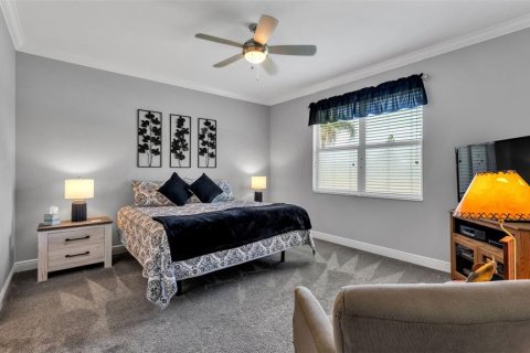 House in Winter Haven, Florida 4 bedrooms, 215.72 sq.m. № 2206110 - photo 23