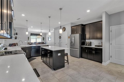 House in Winter Haven, Florida 4 bedrooms, 215.72 sq.m. № 2206110 - photo 15