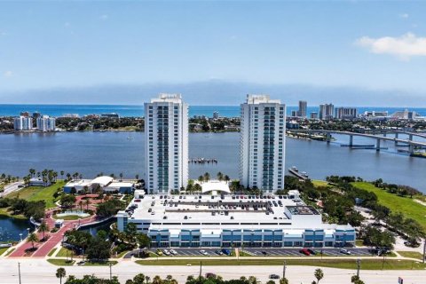 Condo in Holly Hill, Florida, 2 bedrooms № 2238132
