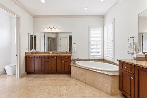 Villa ou maison à vendre à Sarasota, Floride: 4 chambres, 391.3 m2 № 2396590 - photo 24