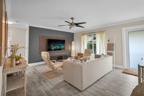 Villa ou maison à vendre à Oakland Park, Floride: 3 chambres, 93.65 m2 № 1976865 - photo 1