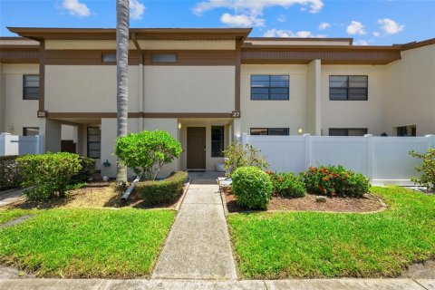 Townhouse in Seminole, Florida 3 bedrooms, 124.02 sq.m. № 1873775 - photo 2