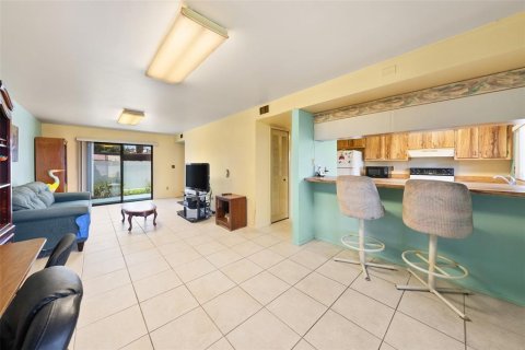 Townhouse in Seminole, Florida 3 bedrooms, 124.02 sq.m. № 1873775 - photo 11
