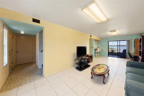 Townhouse in Seminole, Florida 3 bedrooms, 124.02 sq.m. № 1873775 - photo 8