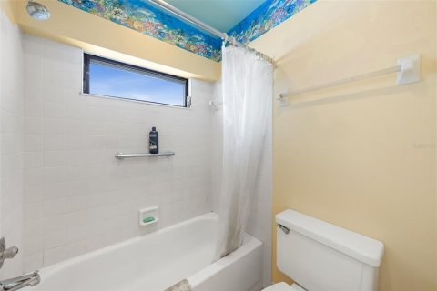 Townhouse in Seminole, Florida 3 bedrooms, 124.02 sq.m. № 1873775 - photo 24