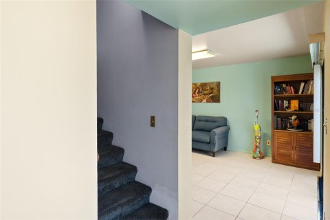 Townhouse in Seminole, Florida 3 bedrooms, 124.02 sq.m. № 1873775 - photo 5