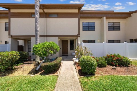 Townhouse in Seminole, Florida 3 bedrooms, 124.02 sq.m. № 1873775 - photo 4