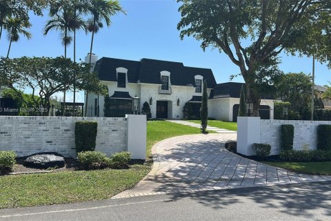 Villa ou maison à louer à Fort Lauderdale, Floride: 5 chambres, 406.73 m2 № 1728214 - photo 3