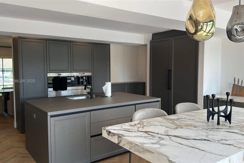 Villa ou maison à louer à Fort Lauderdale, Floride: 5 chambres, 406.73 m2 № 1728214 - photo 8